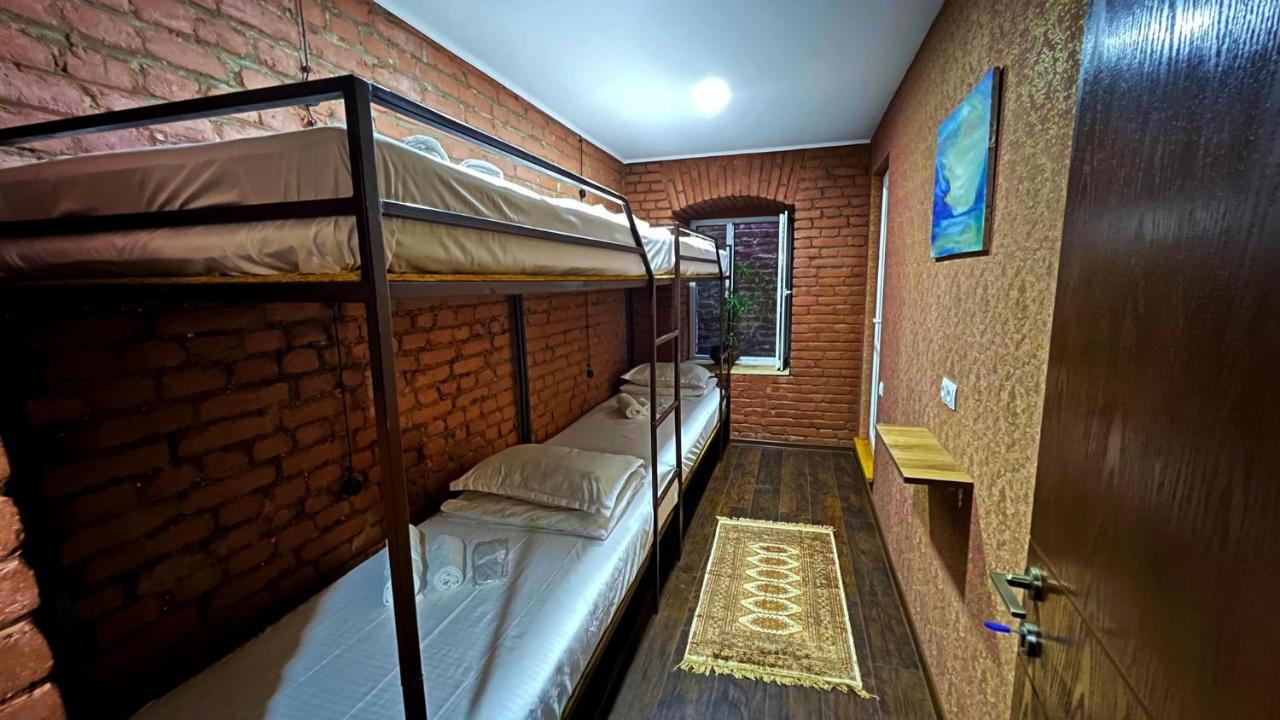 Hostel Pirosmani Tbilisi Zewnętrze zdjęcie