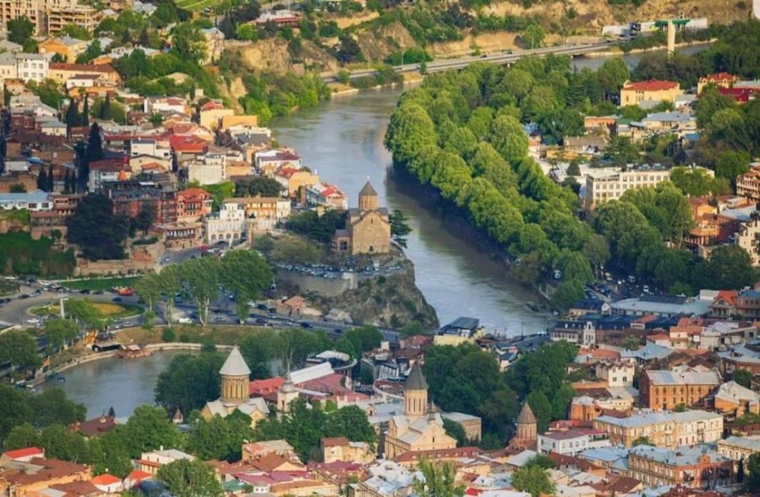 Hostel Pirosmani Tbilisi Zewnętrze zdjęcie